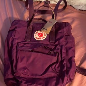 FJallraven kanken laptop backback turns into bag. used twice. fits 13in laptop